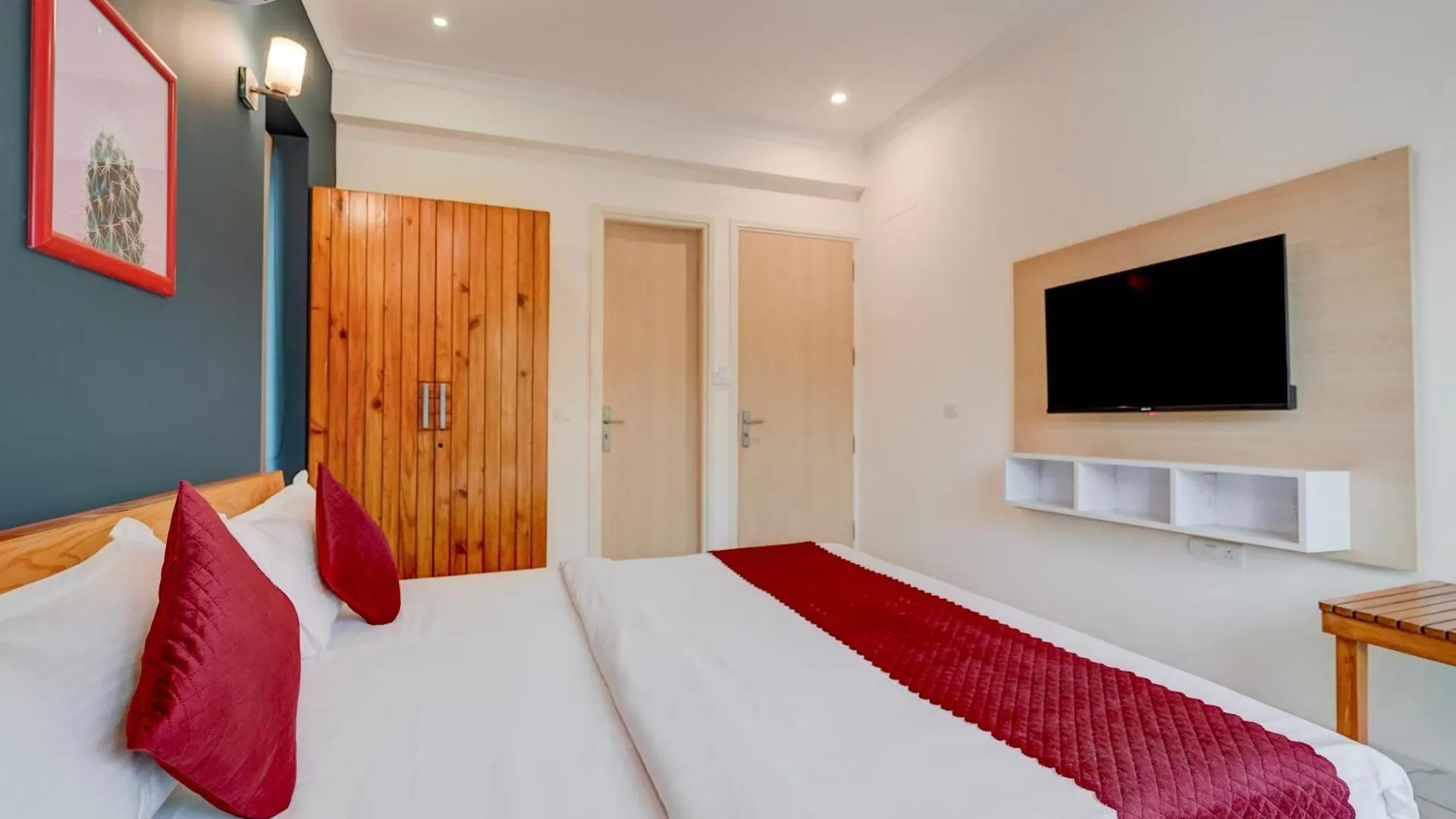 Madstays Hotel - Medicity Near Medanta Hospital Gurgaon 3*,