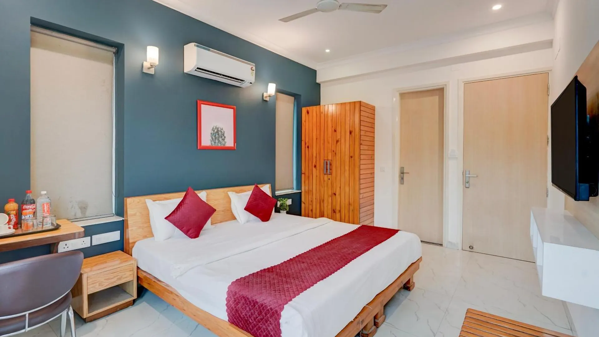 Madstays Hotel - Medicity Near Medanta Hospital Gurgaon