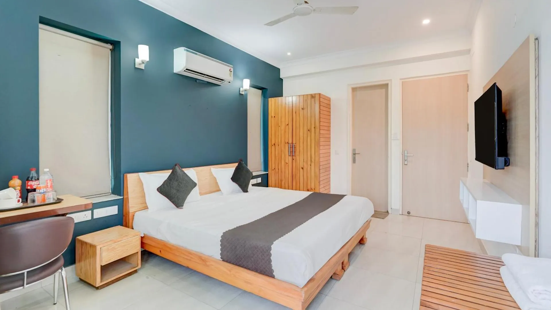 Madstays Hotel - Medicity Near Medanta Hospital Gurgaon