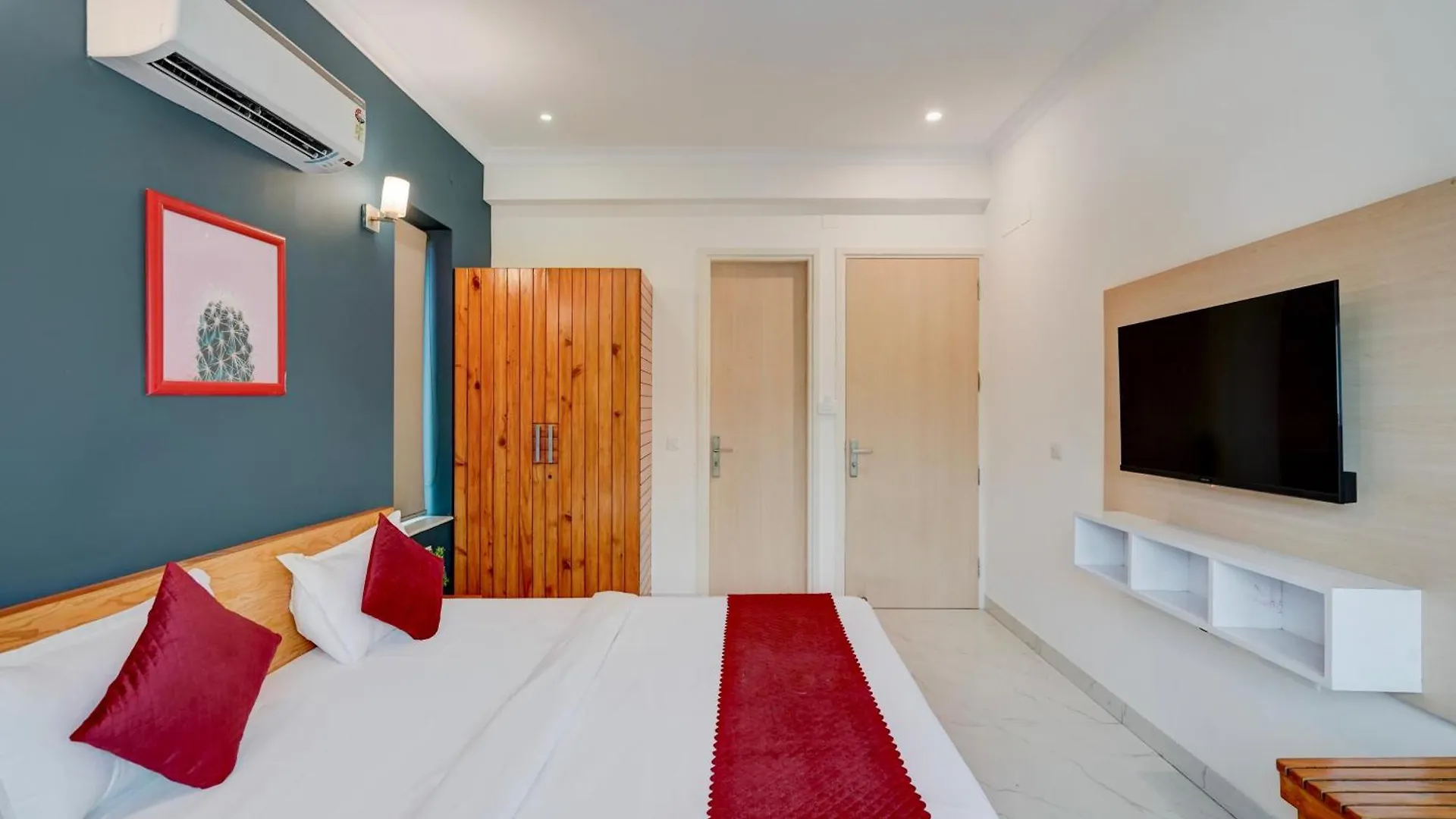 Madstays Hotel - Medicity Near Medanta Hospital Gurgaon 3*,