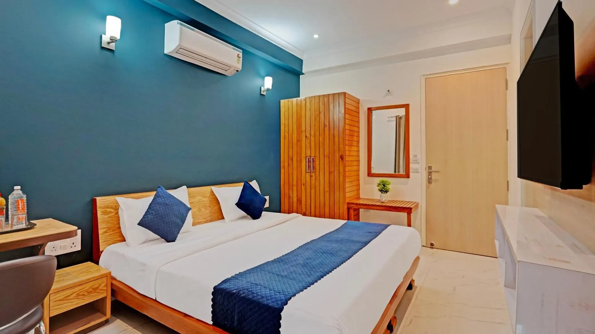 ***  Madstays Hotel - Medicity Near Medanta Hospital Gurgaon India