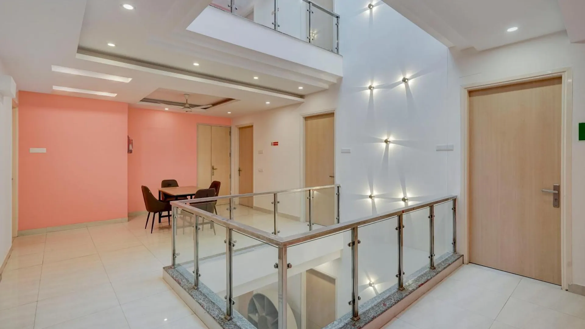 Madstays Hotel - Medicity Near Medanta Hospital Gurgaon 3*,  India