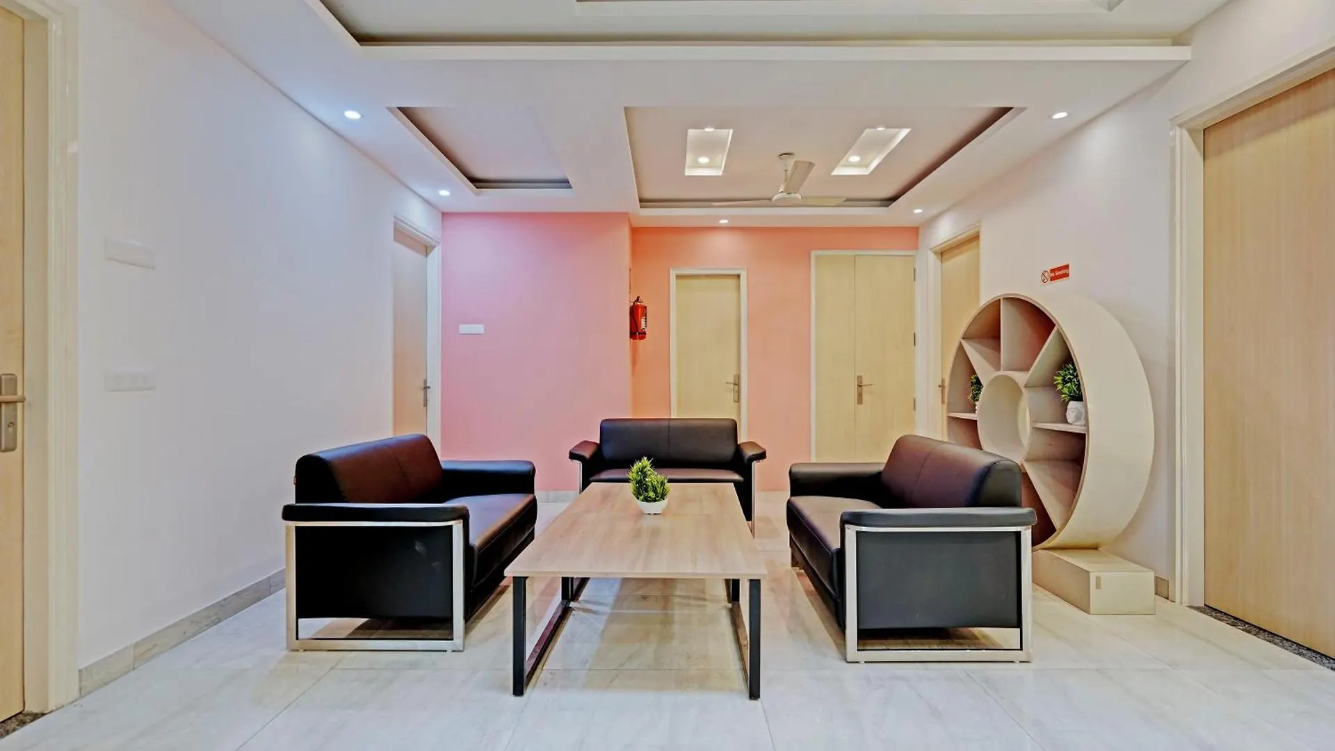 Madstays Hotel - Medicity Near Medanta Hospital Gurgaon India