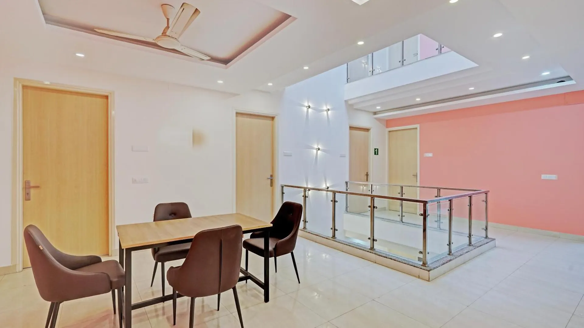 ***  Madstays Hotel - Medicity Near Medanta Hospital Gurgaon India