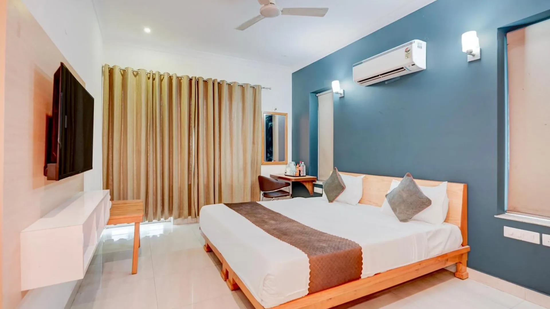 Madstays Hotel - Medicity Near Medanta Hospital Gurgaon India
