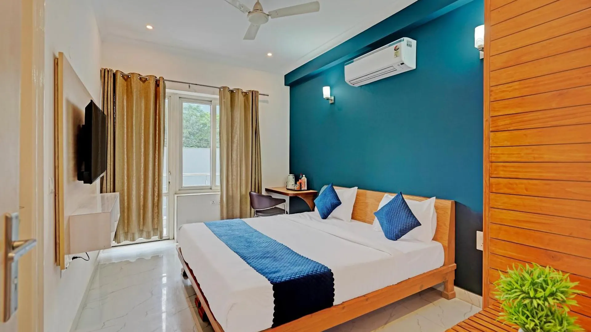 Madstays Hotel - Medicity Near Medanta Hospital Gurgaon 3*,  India
