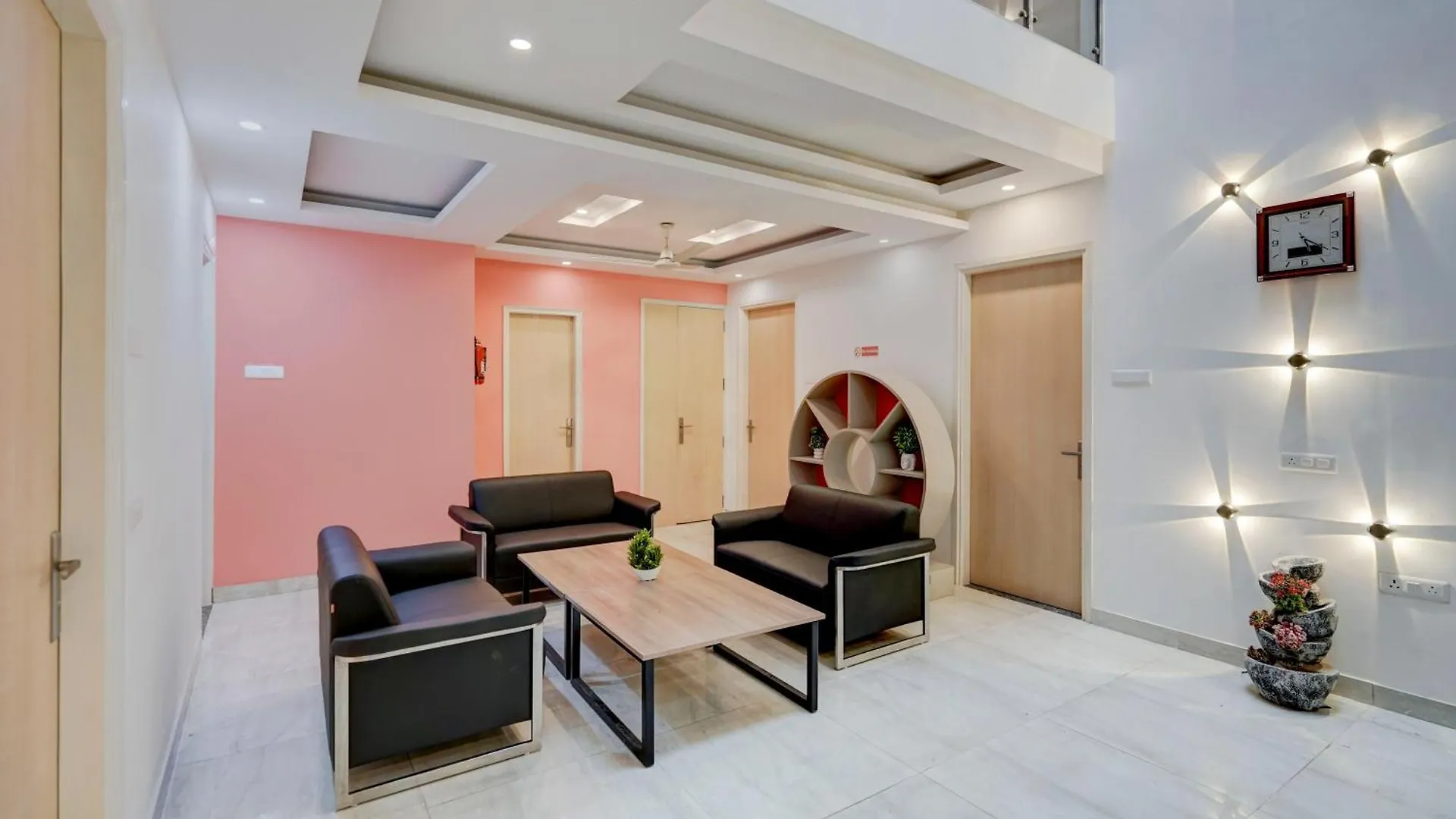 Madstays Hotel - Medicity Near Medanta Hospital Gurgaon