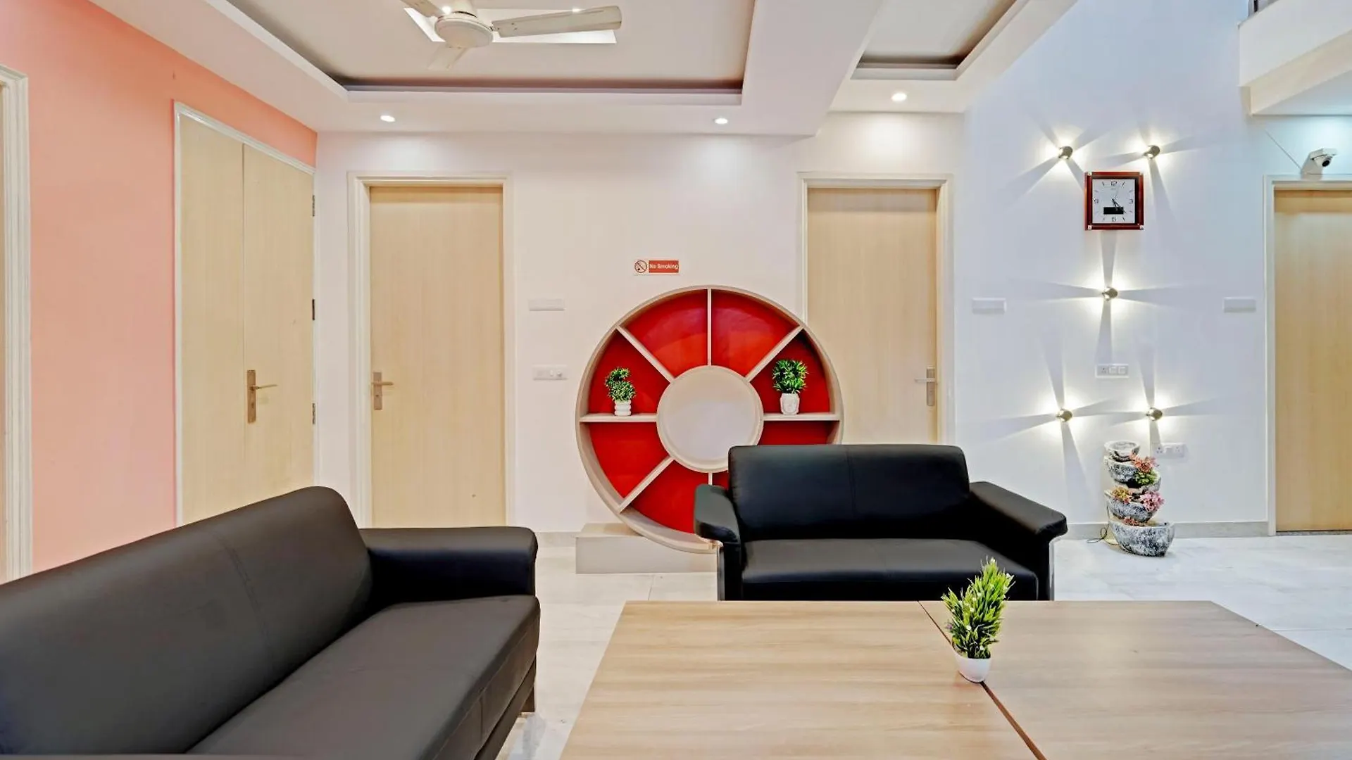 Madstays Hotel - Medicity Near Medanta Hospital Gurgaon