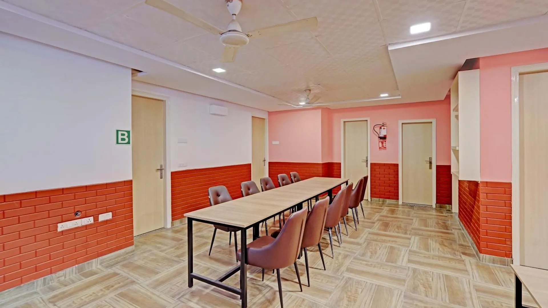 Madstays Hotel - Medicity Near Medanta Hospital Gurgaon 3*,  India