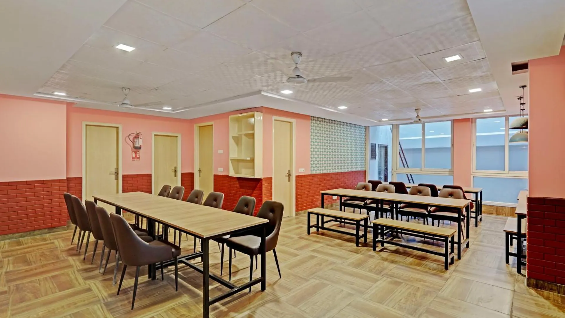Madstays Hotel - Medicity Near Medanta Hospital Gurgaon